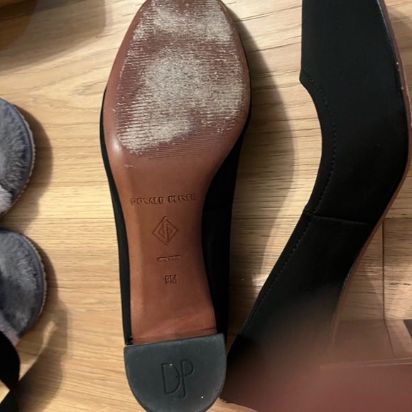 Donald J. Pliner Black Heeled Pumps - Picture 5 of 5